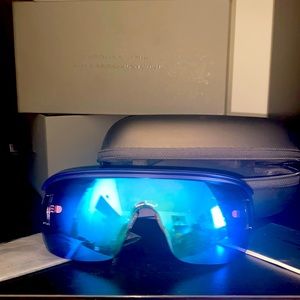 Kim Kardashian/ Carolina Lemke